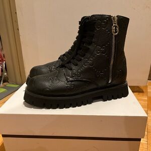 Gucci Embroidered Black Leather Boots with Silver Zipper